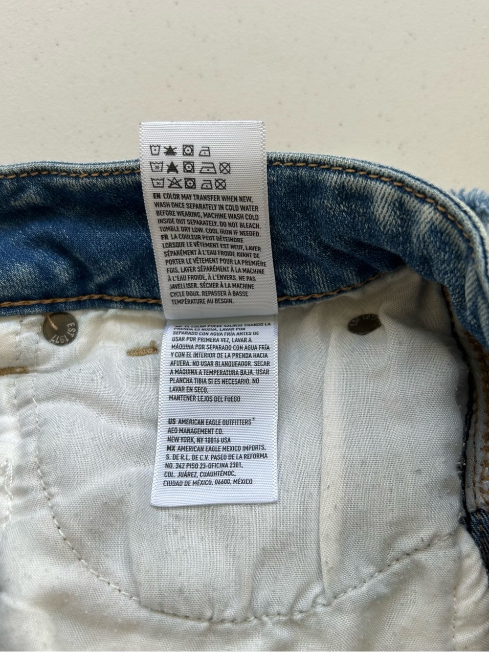 American Eagle Denim Short Size 4 Distressed Raw Hem Stretch - Picture 6 of 8